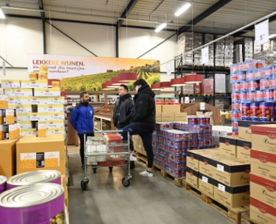 Horeaondernemers doen inkopen bij Meledi groothandel Den Bosch